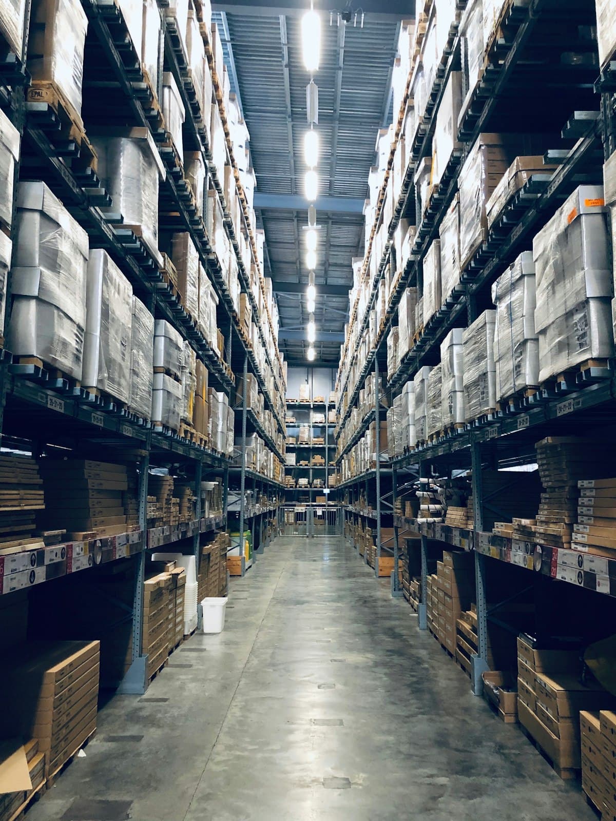 B2B Distribution — ZEN Logistics editorial showcase